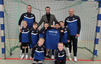 Neue Trainingspullover für die F4