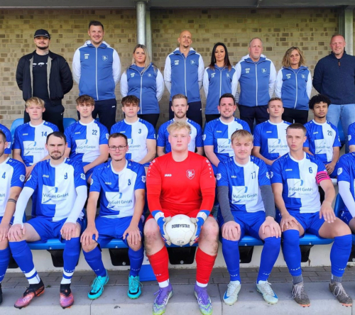 Trikotübergabe durch die Firma VoGaH GmbH an die 2. Herren 