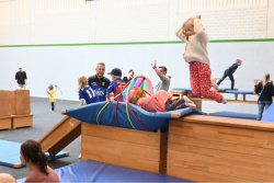 In der Sporthalle durften die Kinder am Samstag nach Herzenslust turnen und toben. Foto: Vorwerk In der Sporthalle durften die Kinder am Samstag nach Herzenslust turnen und toben. Foto: Vorwerk